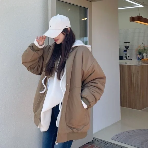 NWOT Korean Brand DEEPNY Corduroy Cap with Embroidered R in Ivory - Picture 15 of 15